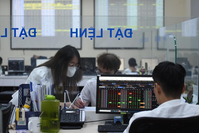 Nhiều công ty chứng khoán sắp tăng vốn ‘khủng’ - Ảnh 1. Nhiều công ty chứng khoán sắp tăng vốn ‘khủng’ - Ảnh 1.