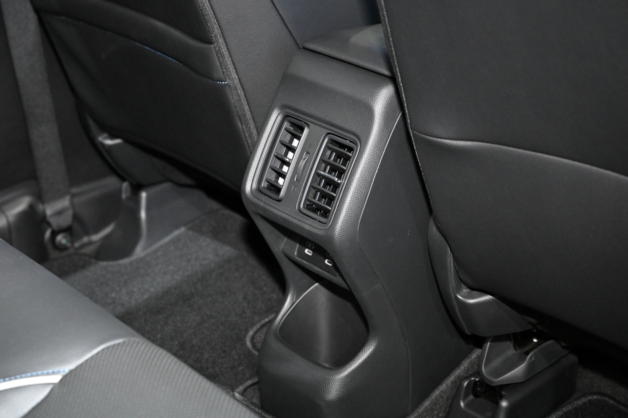 Chi tiết Honda HR-V thuần điện: Nhiều tiện nghi, một lần sạc đi được 500km, đi Hà Nội - Hạ Long rồi về vẫn thừa - Ảnh 14.