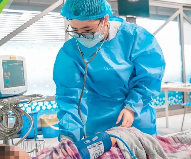 Bé gái 9 tuổi suy hỏng thận: BS làm điều này giúp thận Bé gái 9 tuổi suy hỏng thận: BS làm điều này giúp thận