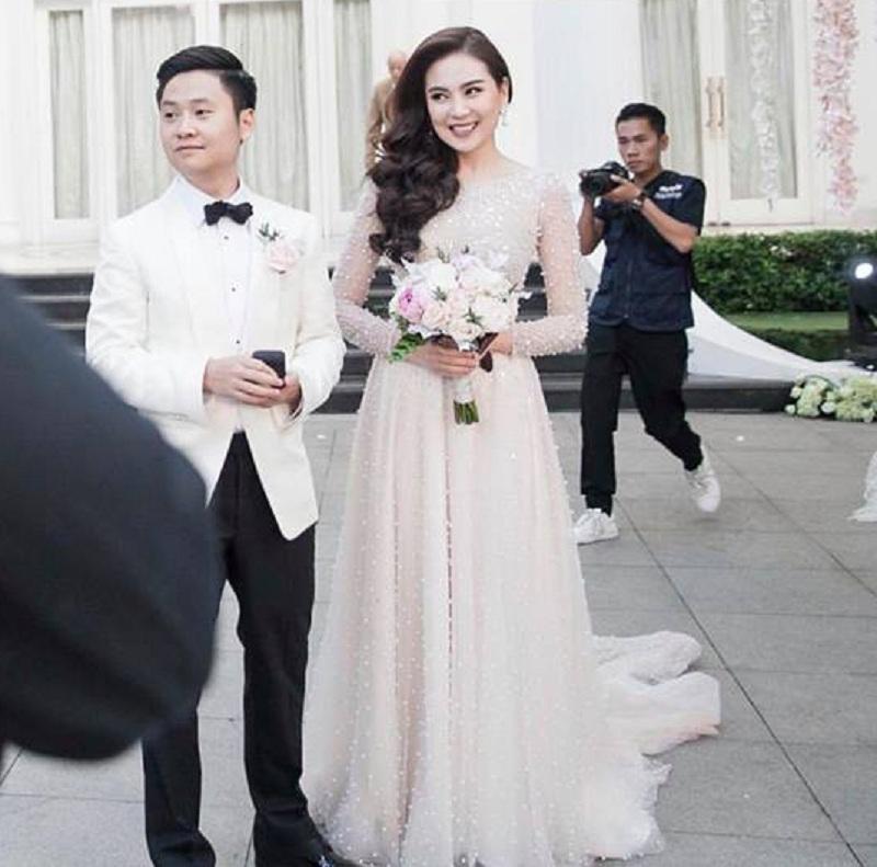 Nữ MC VTV vừa thông báo ly hôn chồng thiếu gia đúng ngày 1/4: Từng có lễ cưới xa hoa bậc nhất Hà Thành, tiết lộ gây chú ý về chồng cách đây 1 năm - Ảnh 5.