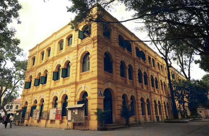 Ngôi trường cấp 3 vang danh quận Hoàn Kiếm, lọt top điểm chuẩn cao nhất 2023, là cái nôi đào tạo ra nhiều Hoa hậu- Ảnh 1. Ngôi trường cấp 3 vang danh quận Hoàn Kiếm, lọt top điểm chuẩn cao nhất 2023, là cái nôi đào tạo ra nhiều Hoa hậu- Ảnh 1.