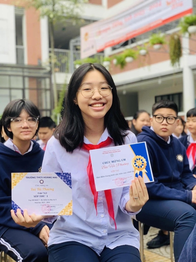 Nữ sinh lớp 7 trường công chinh phục IELTS 8.5 ngay lần thi đầu: Sở hữu loạt thành tích càng nể, mẹ tiết lộ bí quyết đồng hành cùng con - Ảnh 1. Nữ sinh lớp 7 trường công chinh phục IELTS 8.5 ngay lần thi đầu: Sở hữu loạt thành tích càng nể, mẹ tiết lộ bí quyết đồng hành cùng con - Ảnh 1.