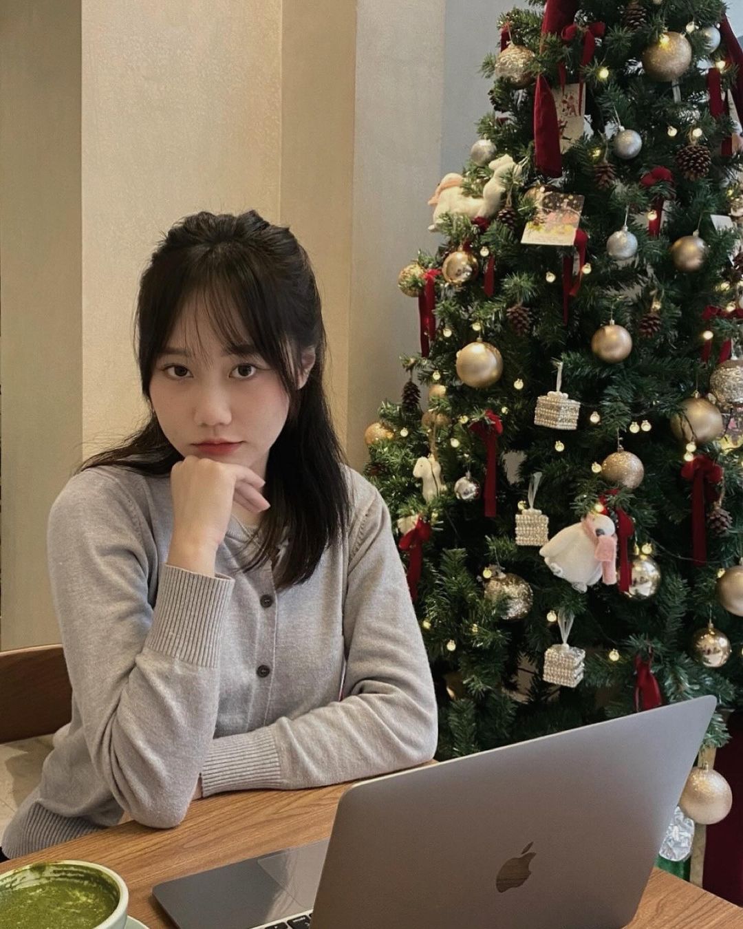 "Thất nghiệp giữa thành phố lớn, phải bán vàng để tiêu dạy tôi cách sống với 3 triệu/tháng”- Ảnh 1. "Thất nghiệp giữa thành phố lớn, phải bán vàng để tiêu dạy tôi cách sống với 3 triệu/tháng”- Ảnh 1.