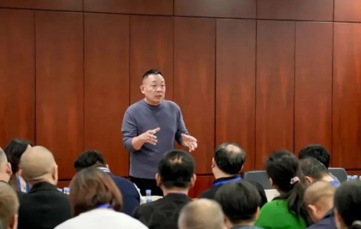 Ông trùm bán lẻ Trung Quốc cho nhân viên nghỉ phép 10 ngày nếu 'không vui' - Ảnh 1. Ông trùm bán lẻ Trung Quốc cho nhân viên nghỉ phép 10 ngày nếu 'không vui' - Ảnh 1.