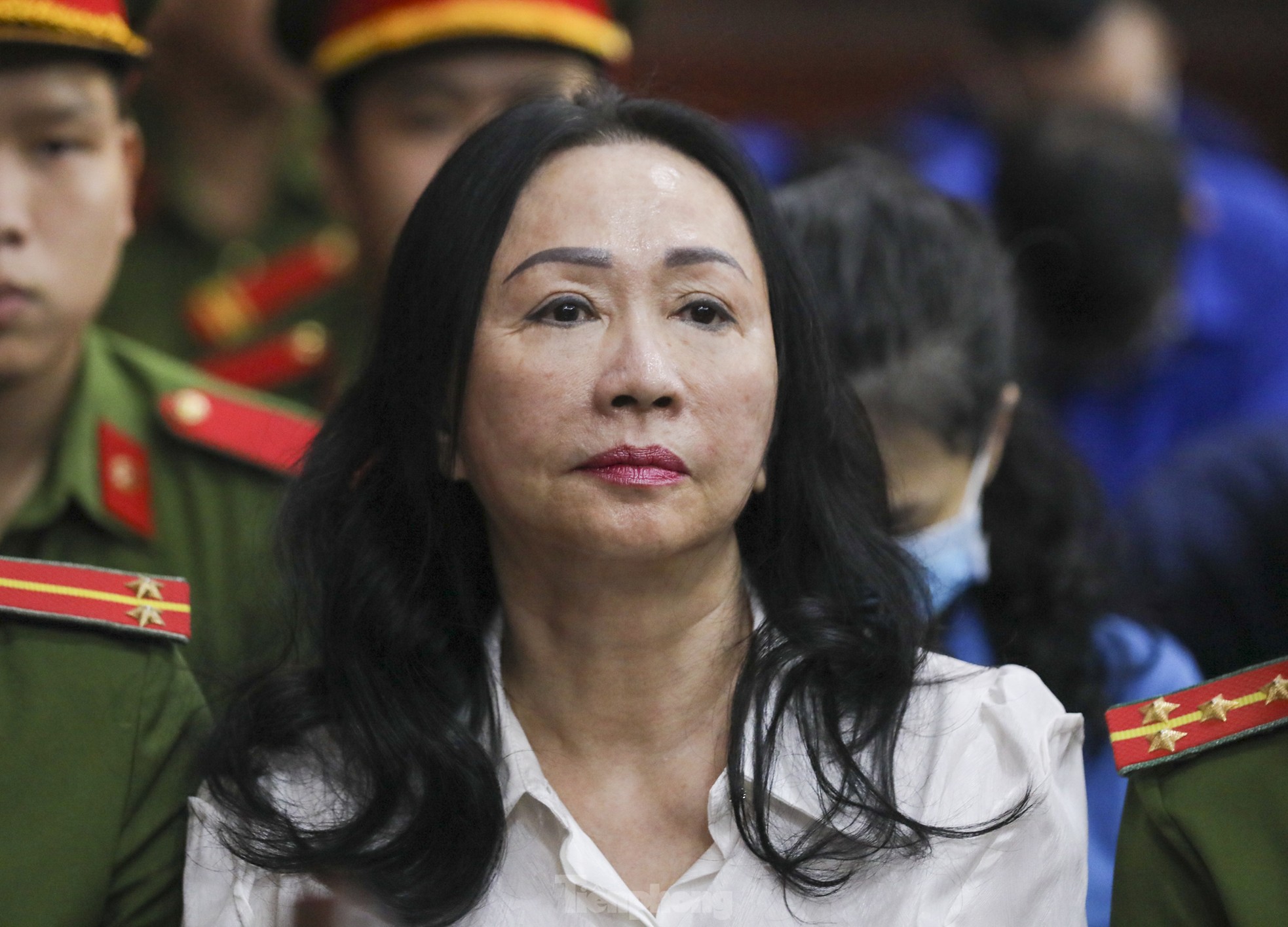 Hình ảnh bà Trương Mỹ Lan cùng các bị cáo trước giờ tuyên án - Ảnh 3.