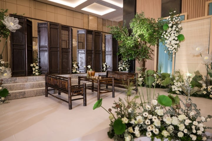 Hé lộ ảnh hiếm trong lễ dạm ngõ kín đáo của Hoa hậu Vbiz, 3 năm sau mới tổ chức đám cưới vì lý do này - Ảnh 5. Hé lộ ảnh hiếm trong lễ dạm ngõ kín đáo của Hoa hậu Vbiz, 3 năm sau mới tổ chức đám cưới vì lý do này - Ảnh 5.