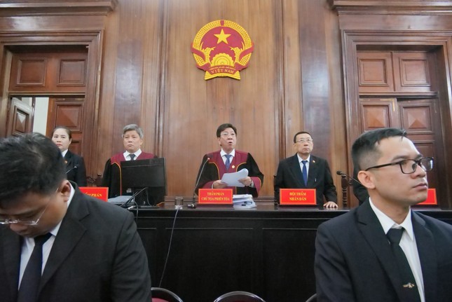 Tòa bác quan điểm bào chữa bà Trương Mỹ Lan không tham ô tài sản - Ảnh 2.