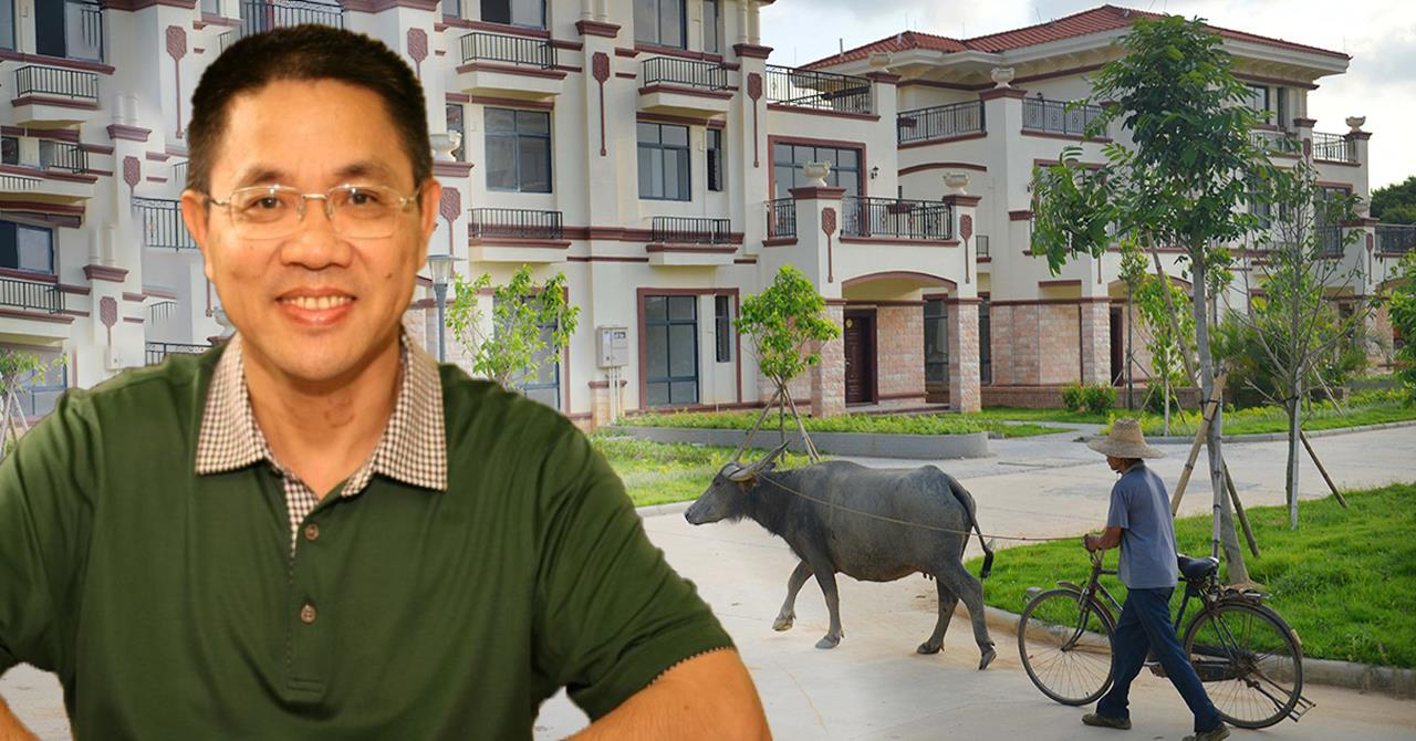 Được dân làng góp tiền cho đi học, sau thành tỷ phú xây liền 138 biệt thự, tặng miễn phí cho mỗi nhà: Nhưng giờ không dám về quê sau 1 sự việc - Ảnh 1. Được dân làng góp tiền cho đi học, sau thành tỷ phú xây liền 138 biệt thự, tặng miễn phí cho mỗi nhà: Nhưng giờ không dám về quê sau 1 sự việc - Ảnh 1.