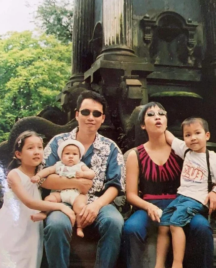 ''Chị đẹp'' đồng ý kết hôn với nhạc sĩ chỉ sau 3 tháng hẹn hò, 26 năm nuôi con riêng của chồng đến giờ lại coi nhau như bạn bè- Ảnh 5.