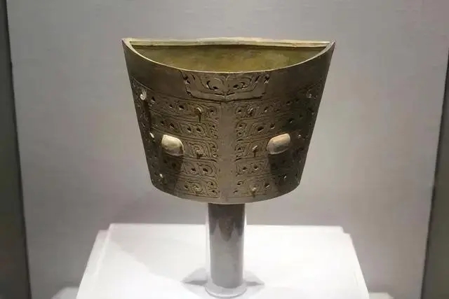 Anh nông dân đào được Anh nông dân đào được