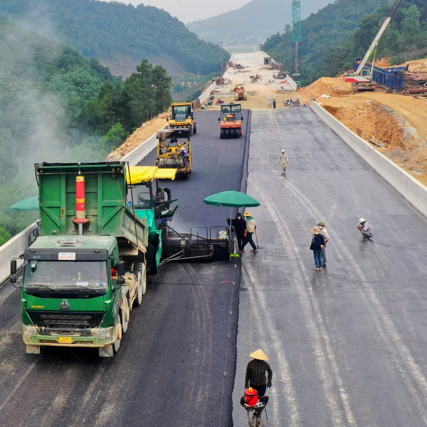 Quang cảnh hùng vĩ trên cao tốc Bắc - Nam hơn 11.000 tỷ đồng với 5 cầu 