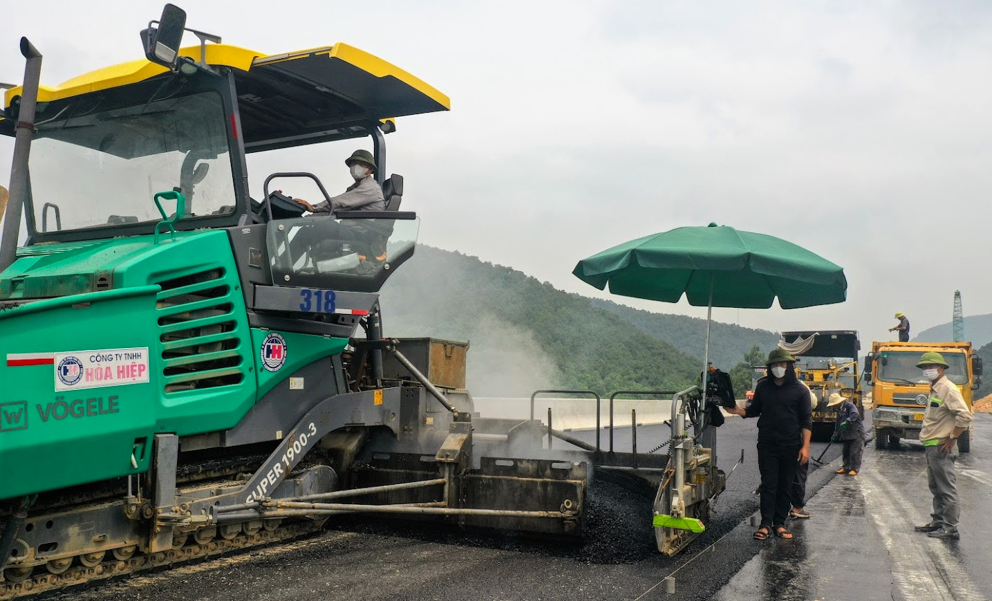 Quang cảnh hùng vĩ trên cao tốc Bắc - Nam hơn 11.000 tỷ đồng với 5 cầu 