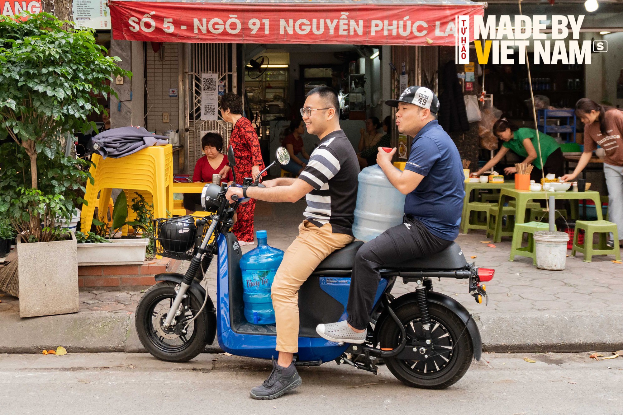 Thử thách chiếc xe '80% của người Việt': Giá chỉ 23 triệu, đi hết Tứ Trấn, phuộc sau cứng, ngồi thì êm- Ảnh 9.