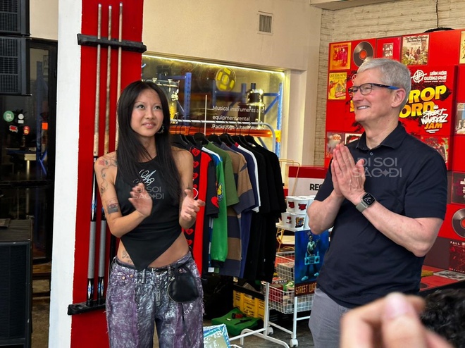 Suboi "xả" ảnh bên CEO Apple Tim Cook tại Hà Nội, hé lộ sản phẩm đặc biệt thu chục ngàn lượt like- Ảnh 5.