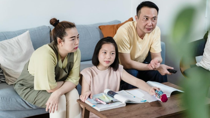 "Con trai và con gái, ai khó nuôi dạy hơn? Sau khi đọc kết luận này, tôi mới hối hận vì đã trách nhầm con nhiều năm" - Ảnh 1. "Con trai và con gái, ai khó nuôi dạy hơn? Sau khi đọc kết luận này, tôi mới hối hận vì đã trách nhầm con nhiều năm" - Ảnh 1.