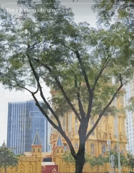 Tòa lâu đài "mỏng dính" với hình thù kỳ lạ như chiếc đồng hồ cổ, ai đi qua cũng ngẩn ngơ ngước nhìn- Ảnh 2.