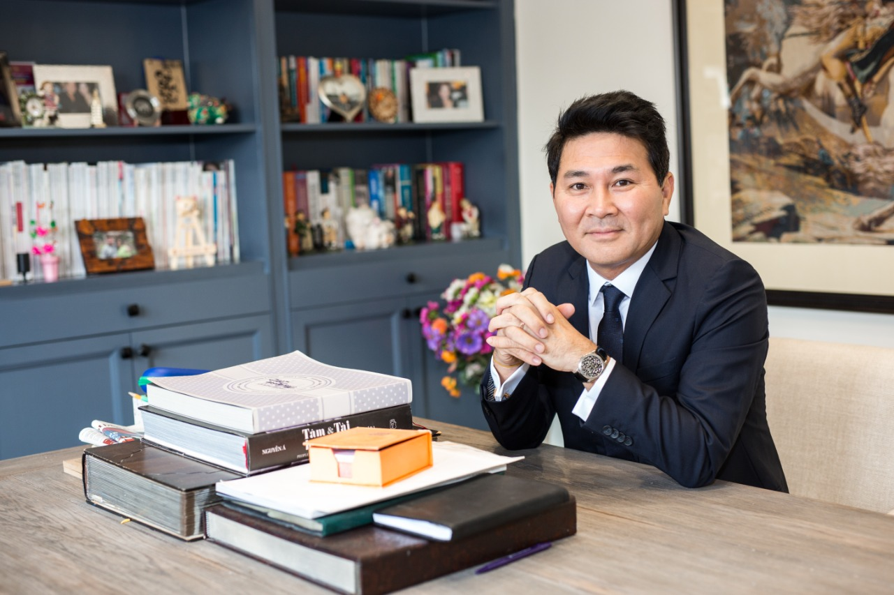 Tập đoàn có TGĐ vừa ứng cử vào HĐQT Vincom Retail: Sở hữu loạt BĐS lừng lẫy ở Việt Nam, từng chuyển nhượng 2 dự án gần 4,5 tỷ USD cho Vinhomes - Ảnh 1.