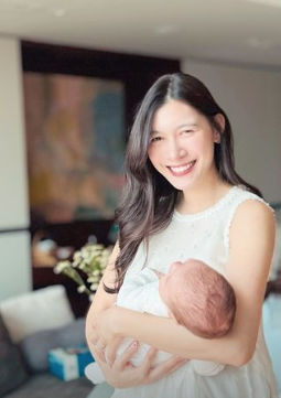 Cuộc sống hiện tại của tiểu thư 9X thừa kế Alphanam: Đã kết hôn và đón con đầu lòng, đang nắm giữ vị trí nào trong đế chế khổng lồ? - Ảnh 13.