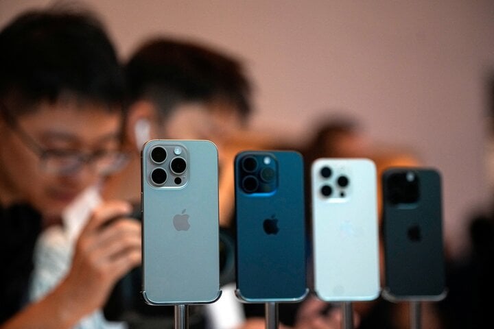 Huawei 'tung đòn', Apple thêm đau đầu ở Trung Quốc - Ảnh 1.