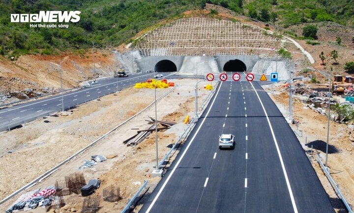 Cao tốc Nha Trang - Cam Lâm bắt đầu thu phí từ 26/4, cao nhất hơn 310.000 đồng - Ảnh 1.