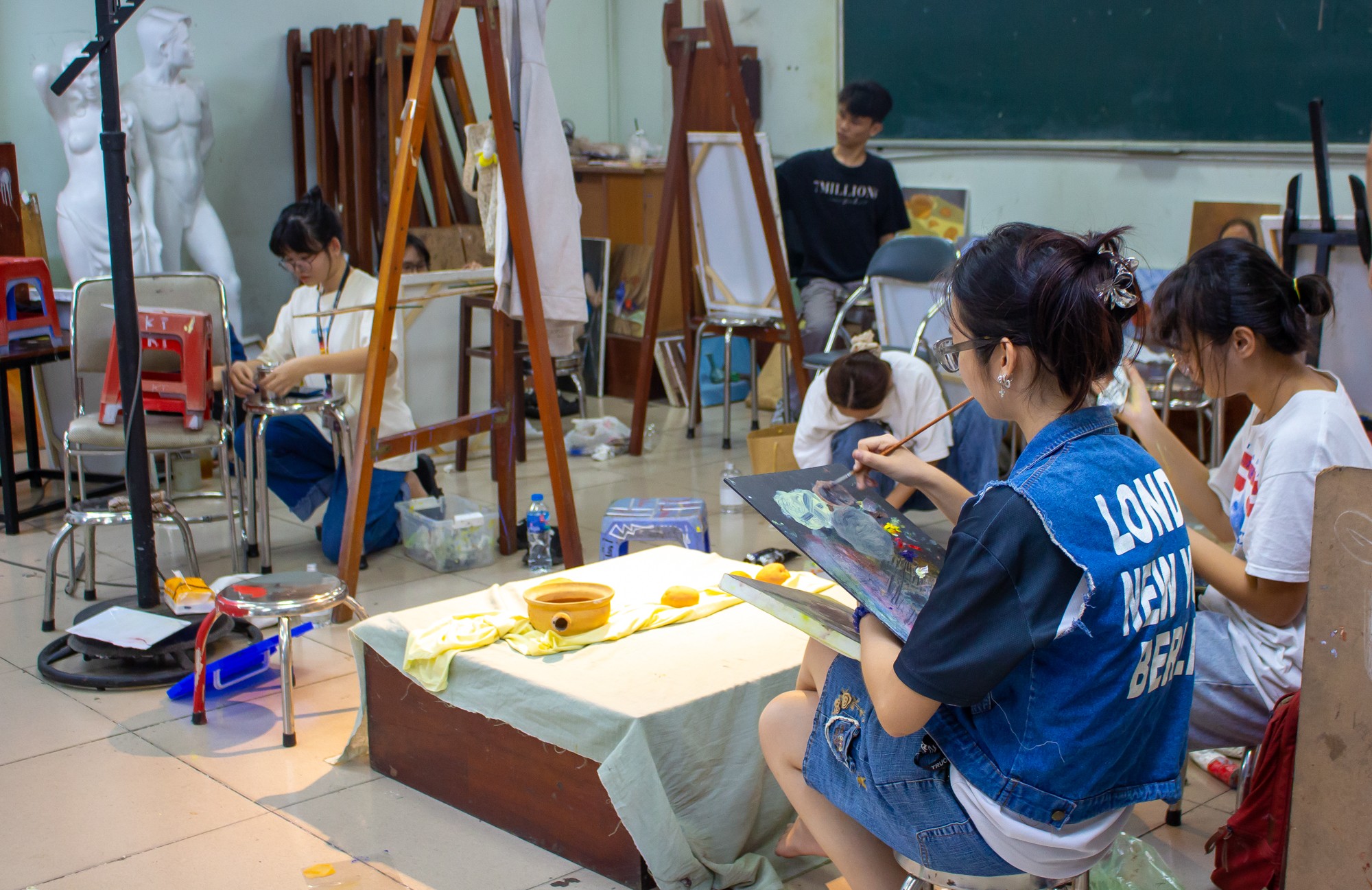 Một trường ĐH được xây theo thiết kế của sinh viên, nằm ngay cạnh hồ con Rùa, tỷ lệ chọi ngành hot lên đến 1/15- Ảnh 7.