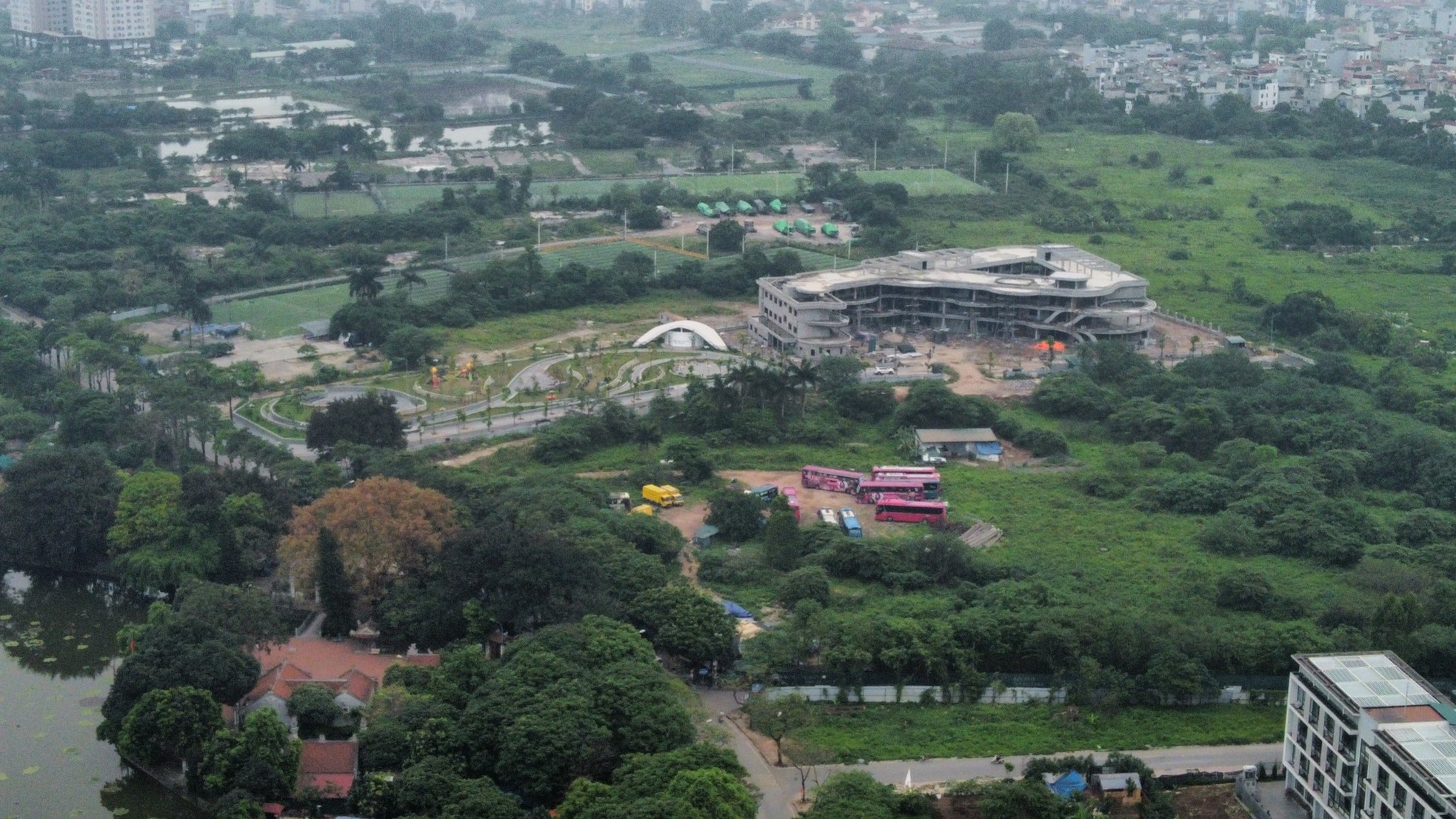 Khu đất 'mọc' bãi xe lậu nơi phường đông dân nhất Hà Nội chuẩn bị xây trường học - Ảnh 8.