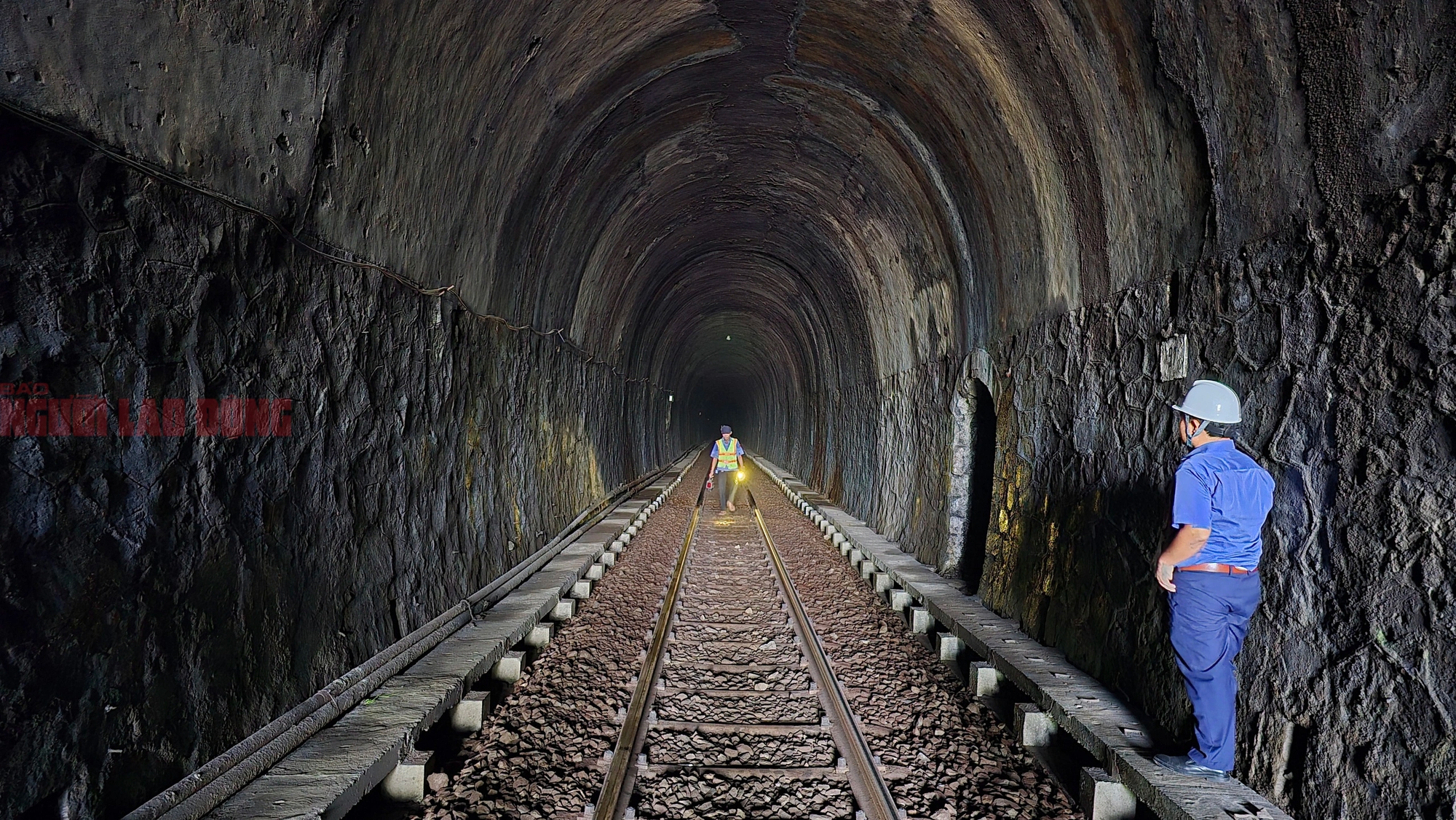 Hình ảnh xuống cấp tại hầm đường sắt dài nhất đèo Hải Vân- Ảnh 3.