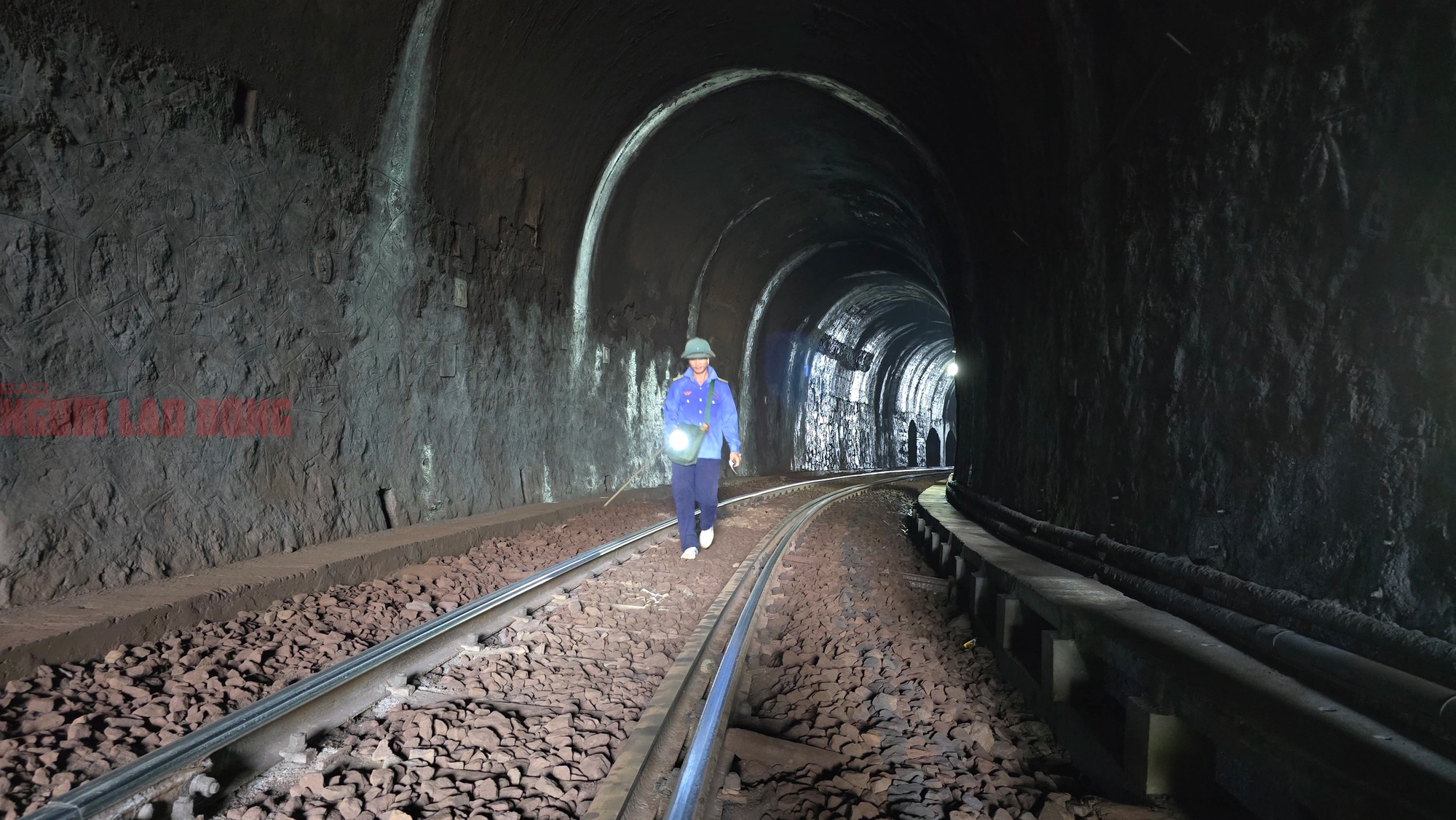 Hình ảnh xuống cấp tại hầm đường sắt dài nhất đèo Hải Vân- Ảnh 11.