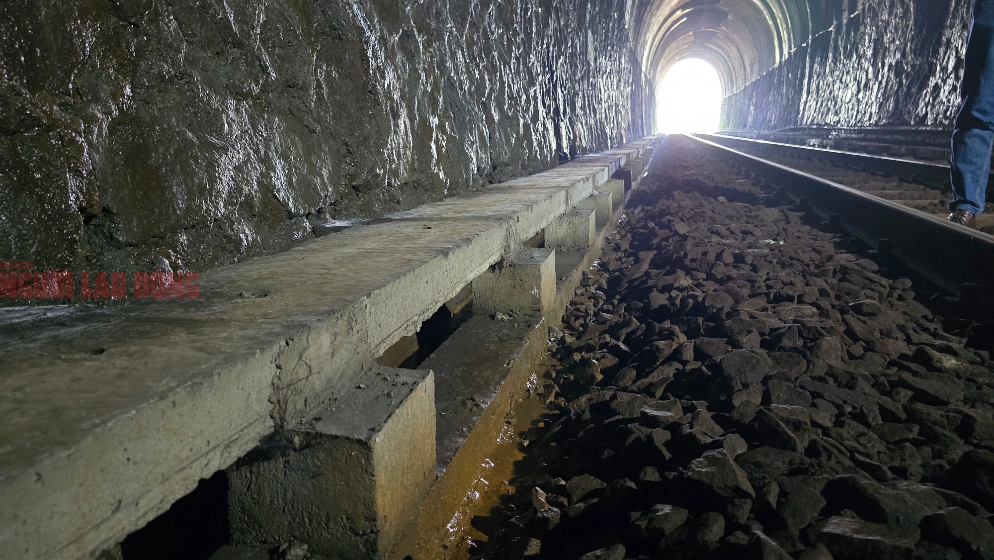 Hình ảnh xuống cấp tại hầm đường sắt dài nhất đèo Hải Vân- Ảnh 13.