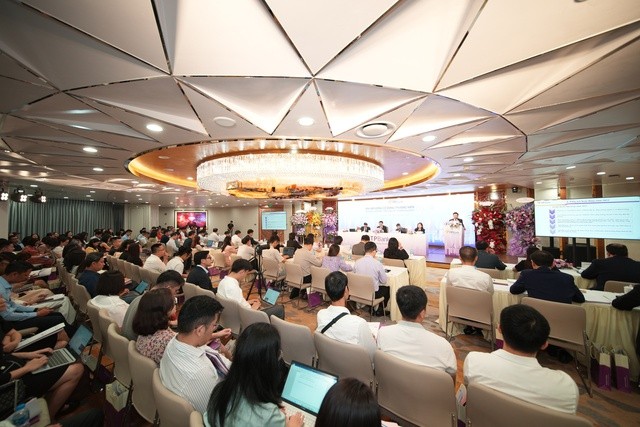 ĐHĐCĐ TPBank: Chủ tịch Đỗ Minh Phú nói về việc thay đổi đề xuất, quyết định trình kế hoạch chia cả cổ tức tiền mặt và cổ phiếu trong năm nay - Ảnh 2.