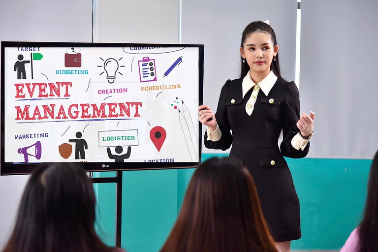 Hoa hậu quê Tiền Giang tốt nghiệp Thạc sĩ ở Anh, từng bị ''tẩy chay'', đòi tước vương miện bây giờ ra sao?- Ảnh 3.