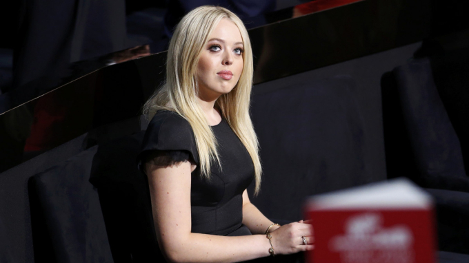 Bị coi là người kém sắc và mờ nhạt nhất nhà Trump, tiểu thư Tiffany Trump giờ “lột xác” ngoạn mục ra sao mà sắp vượt cả chị gái Ivanka? - Ảnh 2.