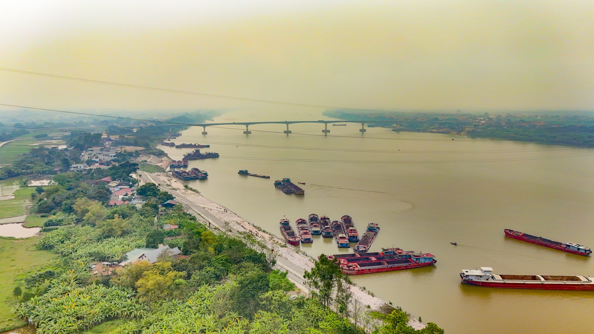 Loại hình vận tải siêu rẻ chỉ bằng ¼ đường bộ, ½ đường sắt, tốn chưa đến 2% vốn đầu tư nhưng vận chuyển đến 18% hàng hoá của Việt Nam- Ảnh 6. Loại hình vận tải siêu rẻ chỉ bằng ¼ đường bộ, ½ đường sắt, tốn chưa đến 2% vốn đầu tư nhưng vận chuyển đến 18% hàng hoá của Việt Nam- Ảnh 6.