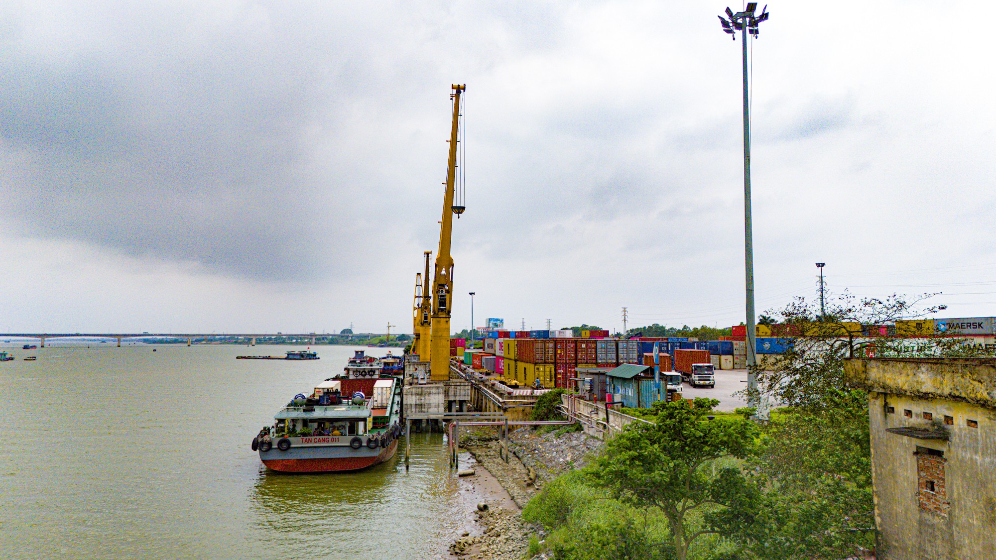 Loại hình vận tải siêu rẻ chỉ bằng ¼ đường bộ, ½ đường sắt, tốn chưa đến 2% vốn đầu tư nhưng vận chuyển đến 18% hàng hoá của Việt Nam- Ảnh 7. Loại hình vận tải siêu rẻ chỉ bằng ¼ đường bộ, ½ đường sắt, tốn chưa đến 2% vốn đầu tư nhưng vận chuyển đến 18% hàng hoá của Việt Nam- Ảnh 7.