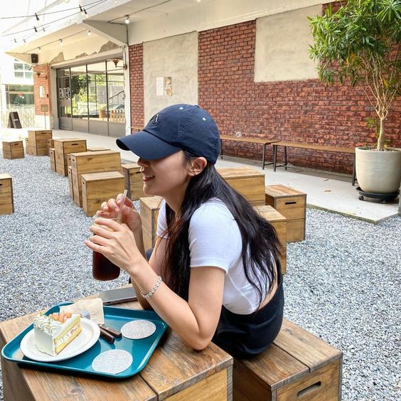 25 tuổi, thu nhập 3x triệu nhưng không gửi được bố mẹ đồng nào: Đầu tư hết cho bản thân để sự nghiệp không dậm chân tại chỗ - Ảnh 3. 25 tuổi, thu nhập 3x triệu nhưng không gửi được bố mẹ đồng nào: Đầu tư hết cho bản thân để sự nghiệp không dậm chân tại chỗ - Ảnh 3.