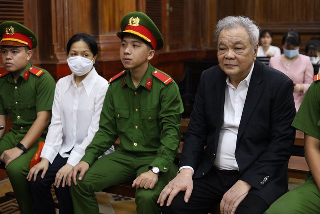 Chiếm đoạt hơn 1.000 tỉ đồng, ông chủ Tân Hiệp Phát Trần Quí Thanh bị tuyên 8 năm tù- Ảnh 1.