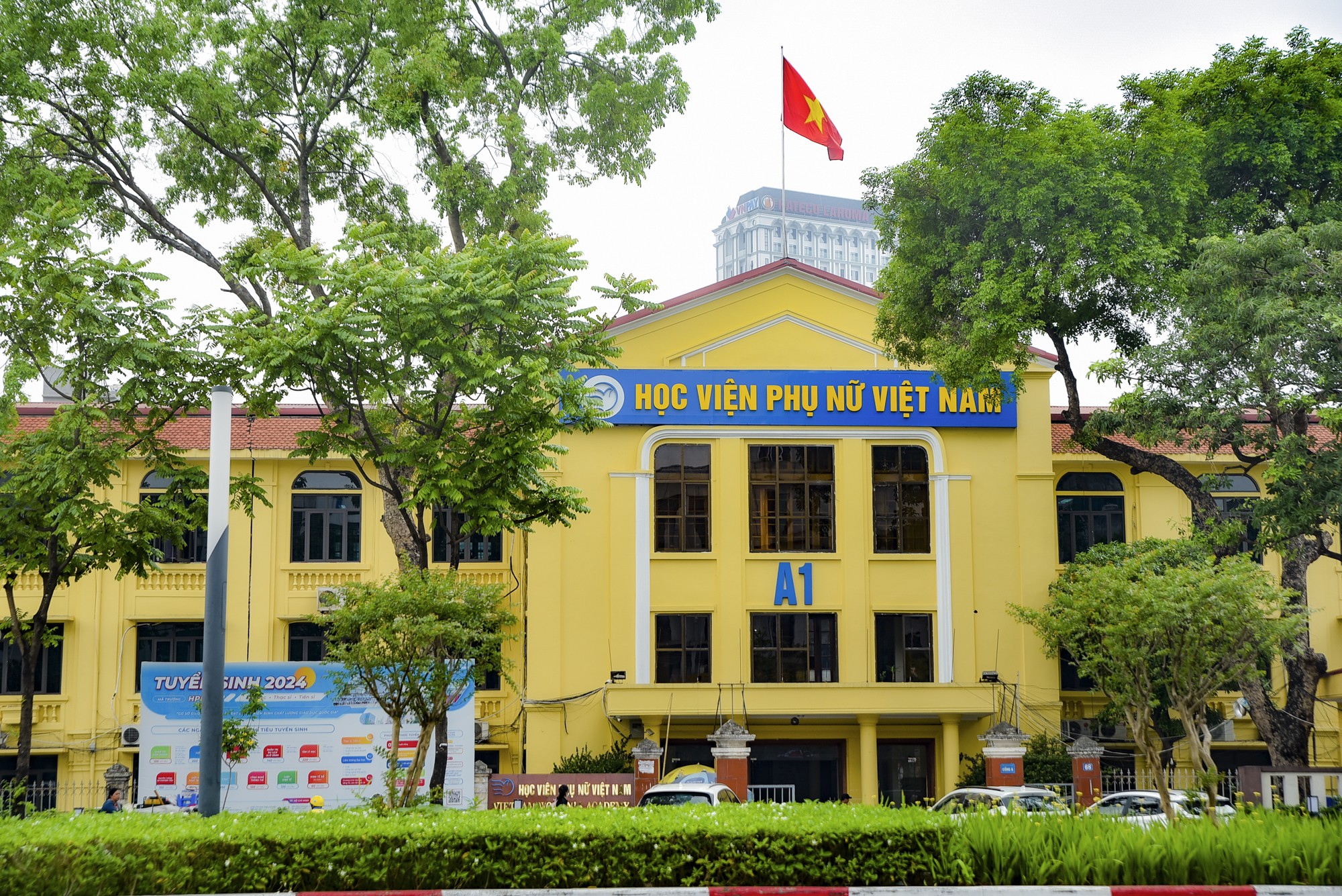 Đoạn đường chỉ một km nhưng có đến 6 trường đại học, một trường đang được đầu tư 1.700 tỷ đồng xây cơ sở mới- Ảnh 8. Đoạn đường chỉ một km nhưng có đến 6 trường đại học, một trường đang được đầu tư 1.700 tỷ đồng xây cơ sở mới- Ảnh 8.