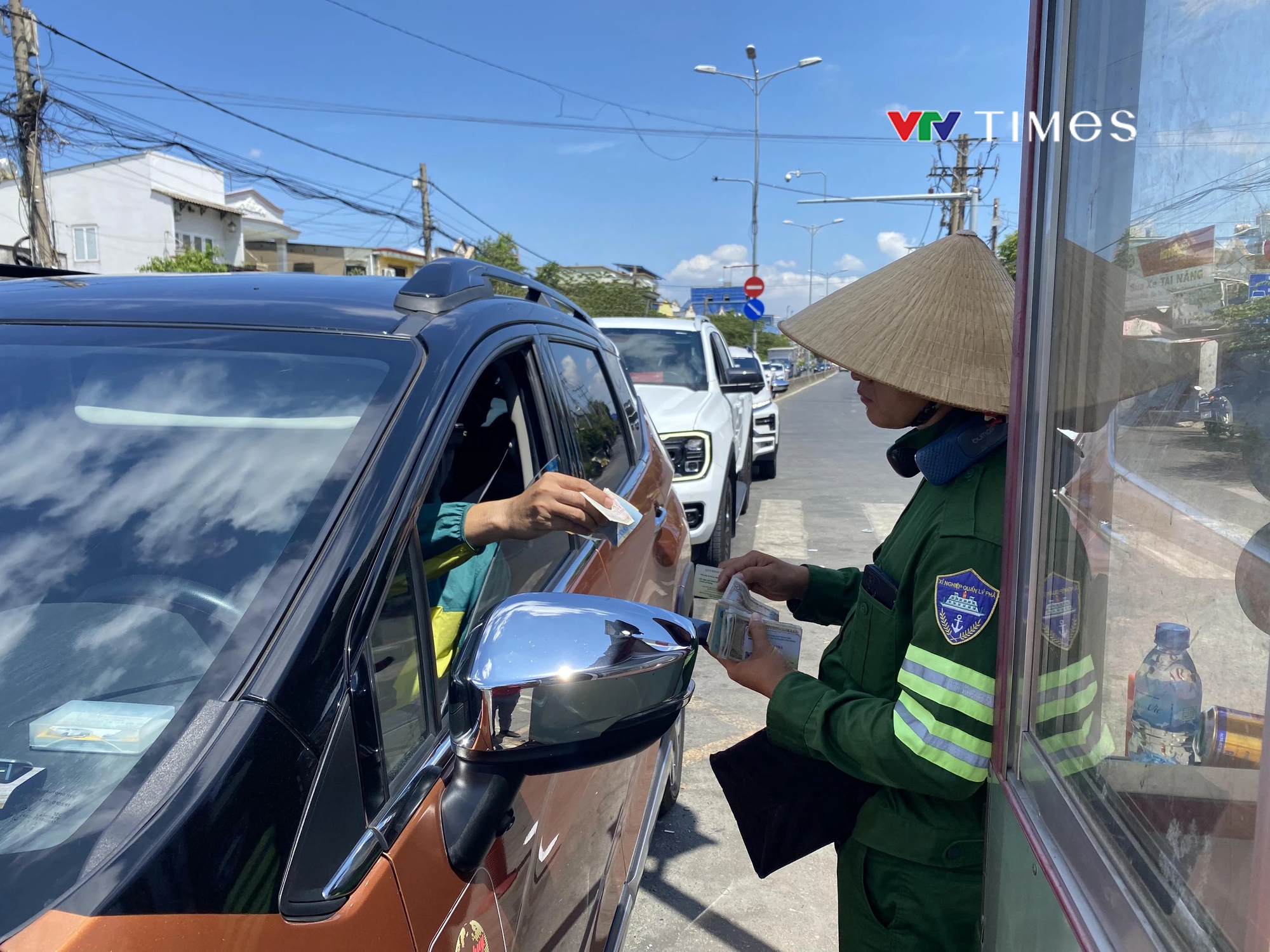 Cửa ngõ phía Đông TP Hồ Chí Minh kẹt xe dài hàng km ngày đầu kỳ nghỉ lễ - Ảnh 8.