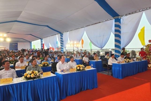 Thông xe 30 km cao tốc Diễn Châu - Bãi Vọt, từ Hà Nội về Vinh chỉ hơn 3 tiếng - Ảnh 1. Thông xe 30 km cao tốc Diễn Châu - Bãi Vọt, từ Hà Nội về Vinh chỉ hơn 3 tiếng - Ảnh 1.