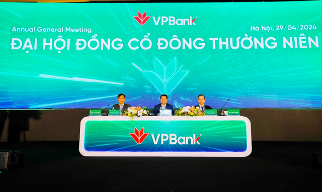 ĐHĐCĐ VPBank: Chủ tịch Ngô Chí Dũng khẳng định chia cổ tức tiền mặt trong 5 năm liền, lý giải quyết định tham gia tái cơ cấu ngân hàng yếu kém - Ảnh 3.