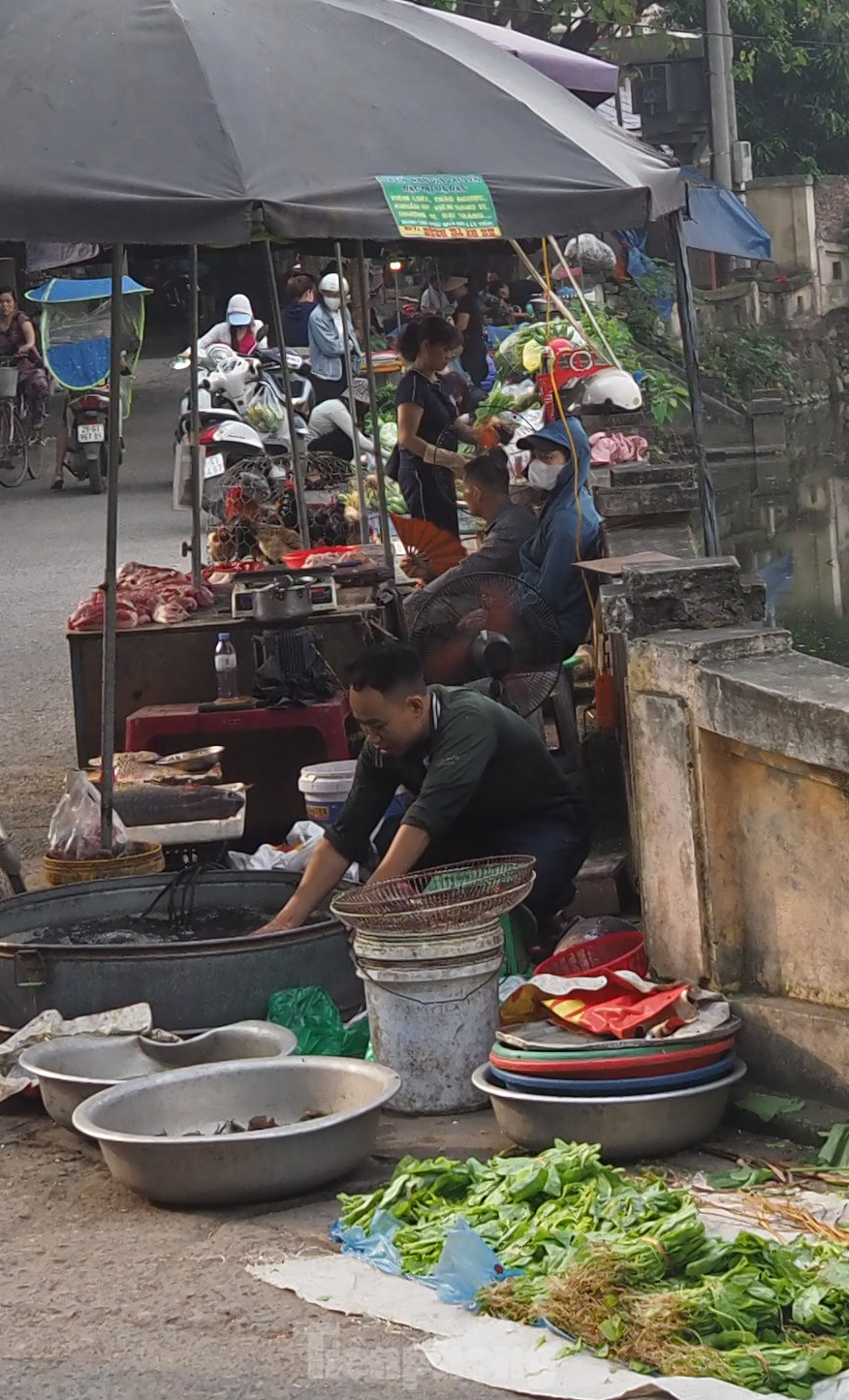 Chợ tiền tỷ Hà Nội xây xong bỏ hoang khiến nhiều người tiếc nuối - Ảnh 15.