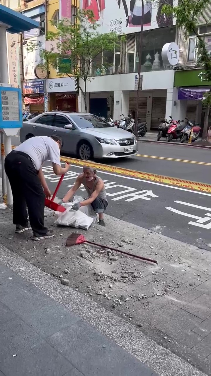 Dân văn phòng Việt tại Đài Loan sau trận động đất mạnh nhất 25 năm qua: Vẫn chưa gọi về cho gia đình- Ảnh 5.