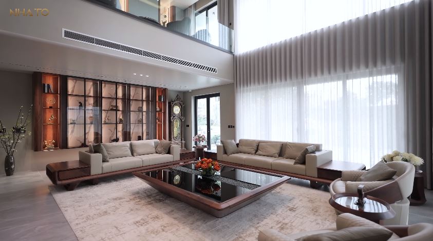 Siêu biệt thự sườn đồi 2.500m2 của đại gia bất động sản: Lưng tựa sơn, mặt hướng thủy, riêng TV đã 3 tỷ- Ảnh 8. Siêu biệt thự sườn đồi 2.500m2 của đại gia bất động sản: Lưng tựa sơn, mặt hướng thủy, riêng TV đã 3 tỷ- Ảnh 8.