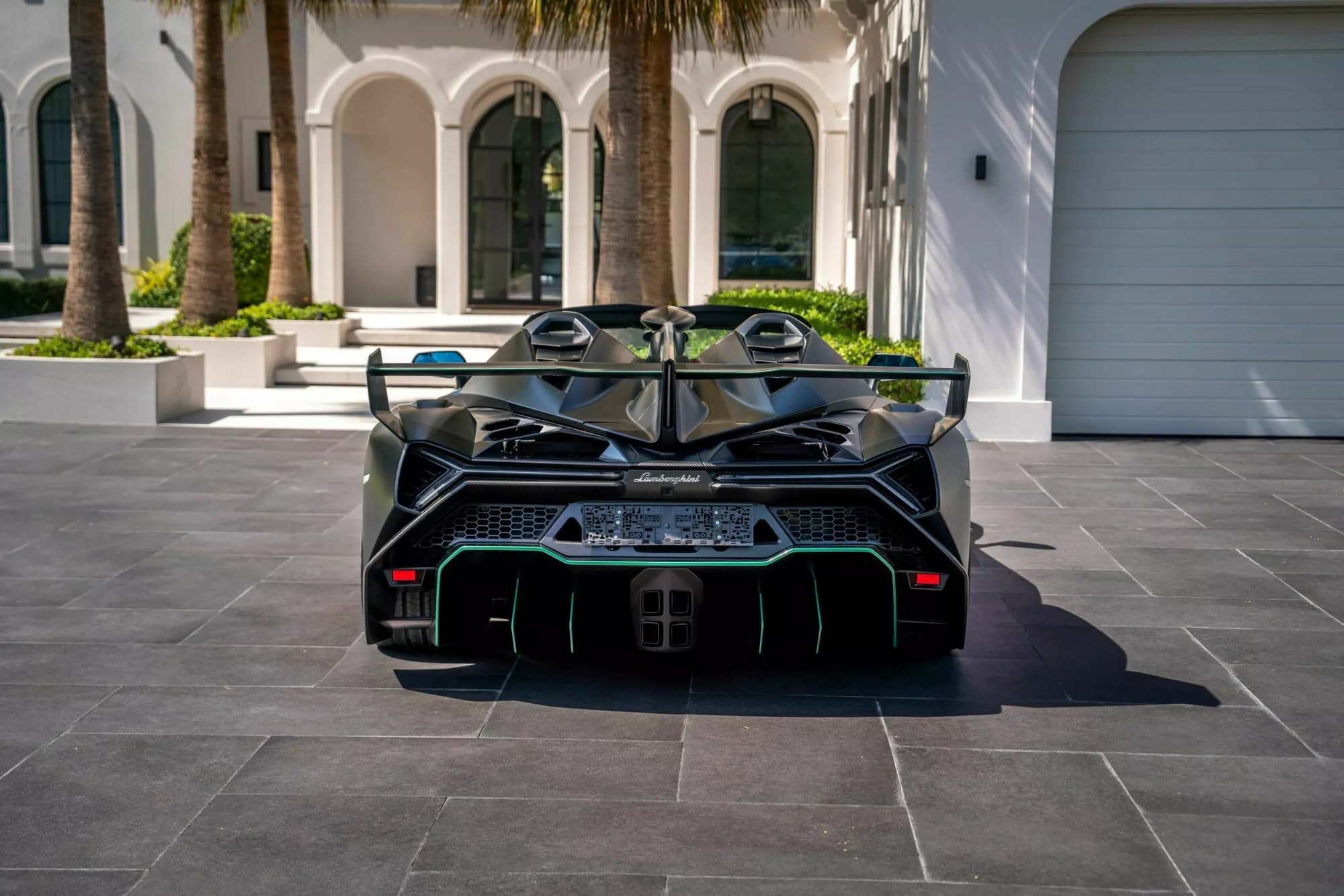 Siêu xe Lamborghini siêu hiếm, siêu xịn nhưng rao 2 lần trong 4 năm vẫn không ai mua - Ảnh 4. Siêu xe Lamborghini siêu hiếm, siêu xịn nhưng rao 2 lần trong 4 năm vẫn không ai mua - Ảnh 4.