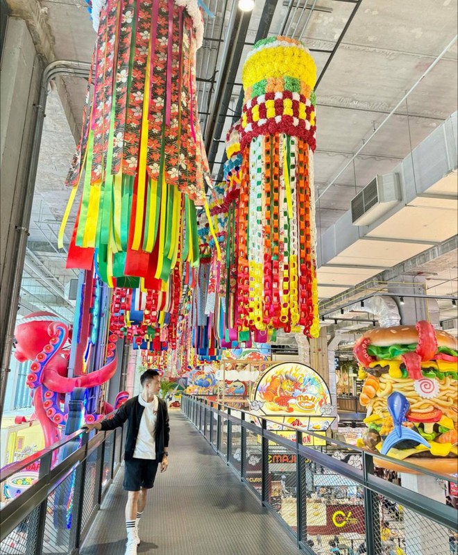 Giữa lòng Thái Lan mà ngỡ đang lạc sang đâu đó: Loạt trung tâm thương mại ảo diệu thế này bảo sao đi Thái mãi không chán - Ảnh 6. Giữa lòng Thái Lan mà ngỡ đang lạc sang đâu đó: Loạt trung tâm thương mại ảo diệu thế này bảo sao đi Thái mãi không chán - Ảnh 6.