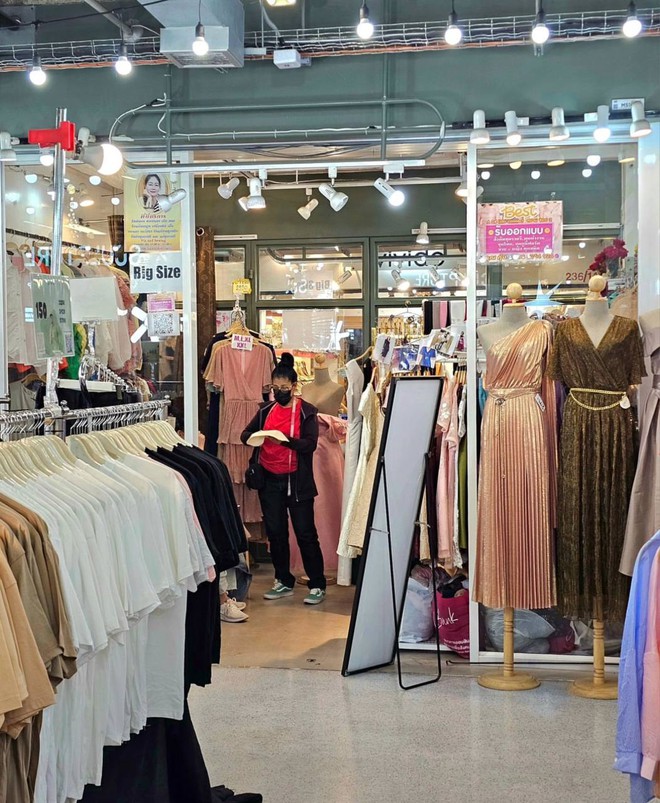 Giữa lòng Thái Lan mà ngỡ đang lạc sang đâu đó: Loạt trung tâm thương mại ảo diệu thế này bảo sao đi Thái mãi không chán - Ảnh 42. Giữa lòng Thái Lan mà ngỡ đang lạc sang đâu đó: Loạt trung tâm thương mại ảo diệu thế này bảo sao đi Thái mãi không chán - Ảnh 42.