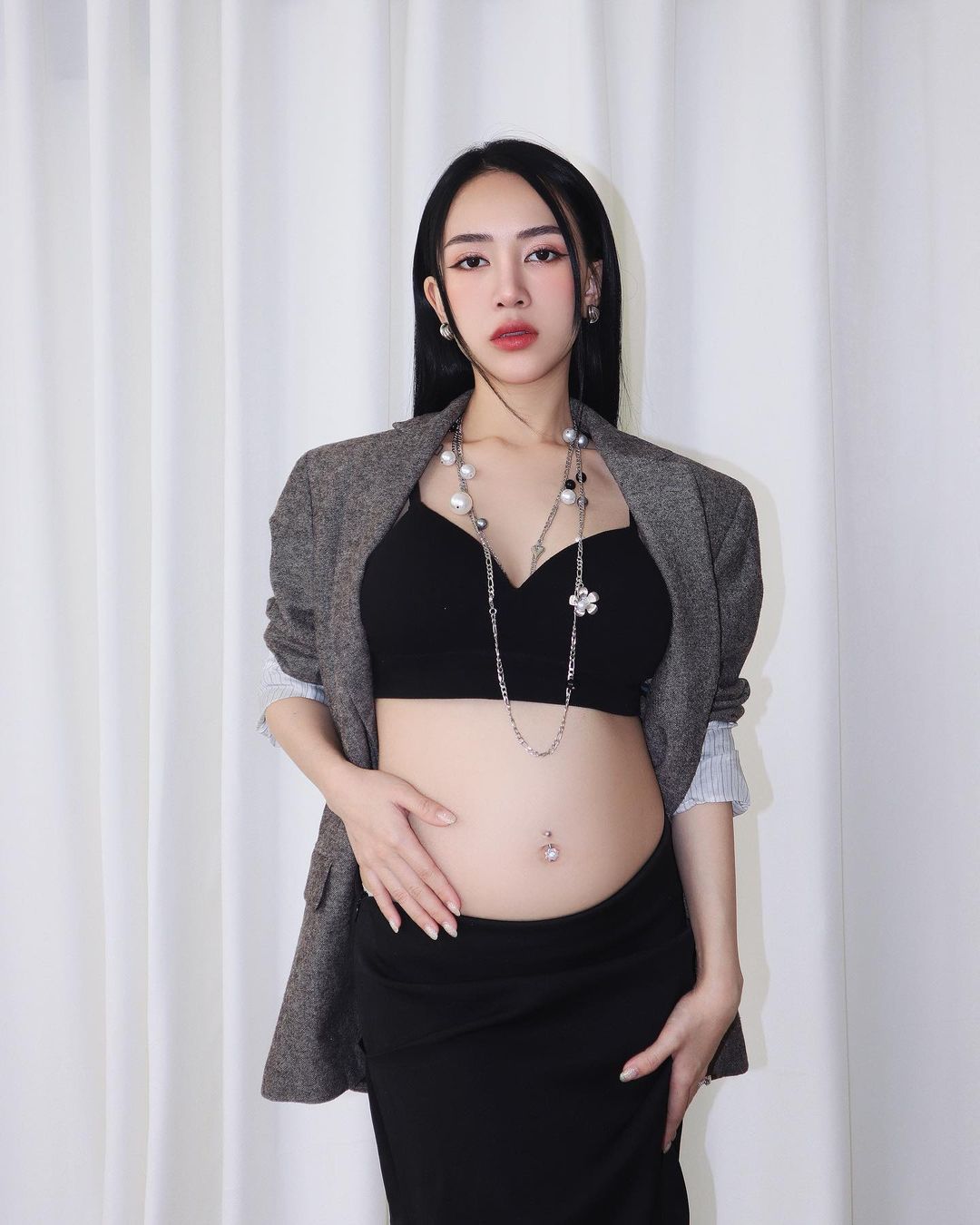 Ái nữ nhà đại gia có siêu xe đắt nhất Việt Nam lấy chồng năm 20 tuổi, đồ hiệu ''chất như núi'' trong tư gia, sắp đón ''rồng vàng'' ở tuổi 25 - Ảnh 7.