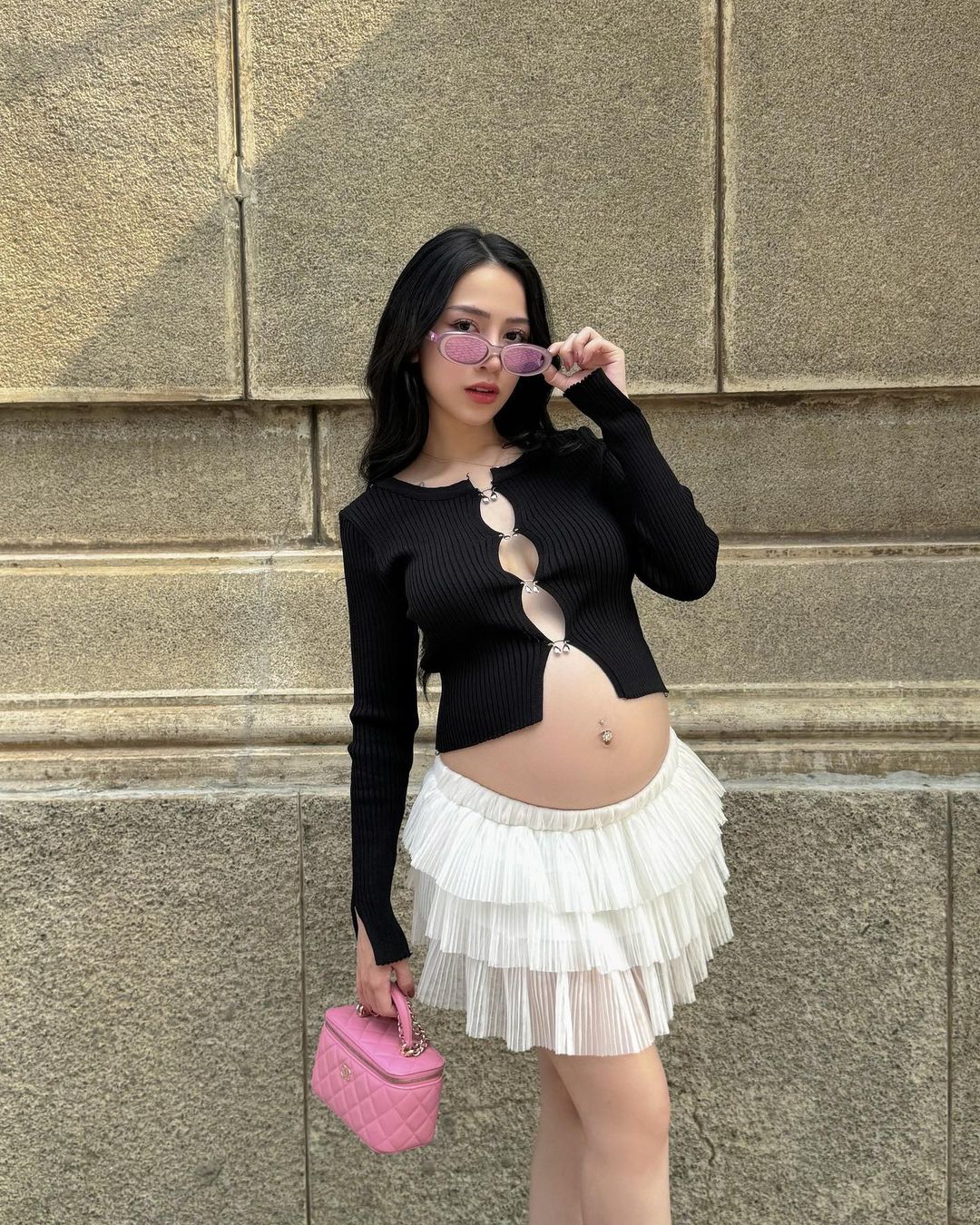 Ái nữ nhà đại gia có siêu xe đắt nhất Việt Nam lấy chồng năm 20 tuổi, đồ hiệu ''chất như núi'' trong tư gia, sắp đón ''rồng vàng'' ở tuổi 25 - Ảnh 4.