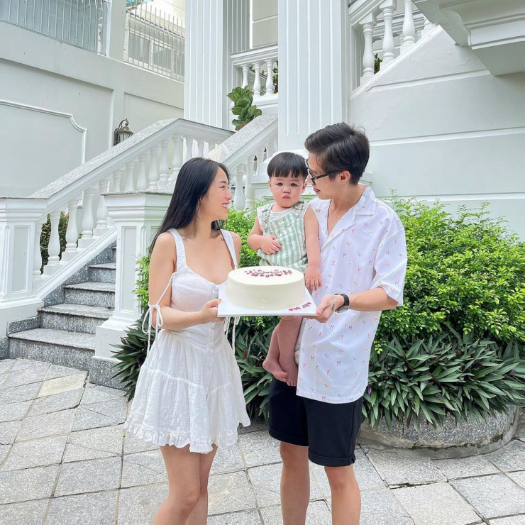 Ái nữ nhà đại gia có siêu xe đắt nhất Việt Nam lấy chồng năm 20 tuổi, đồ hiệu ''chất như núi'' trong tư gia, sắp đón ''rồng vàng'' ở tuổi 25 - Ảnh 9.