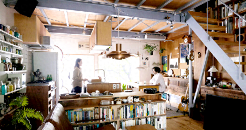 Căn nhà của vợ chồng kiến trúc sư 8x Nhật Bản: Tối giản nhưng đầy tinh tế, nội thất làm bằng 100% gỗ tự nhiên- Ảnh 1.